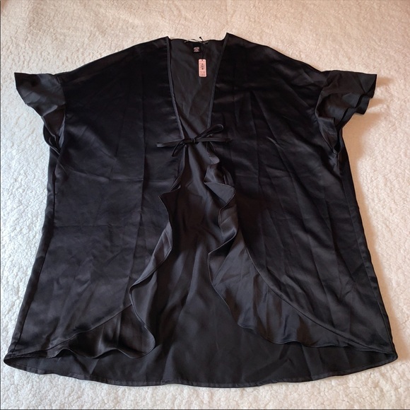 🔥SALE🔥VS Black Satin Ruffle Kimono Robe - Picture 6 of 10